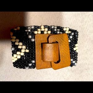 Stretchy bids black and white bracelets on sale